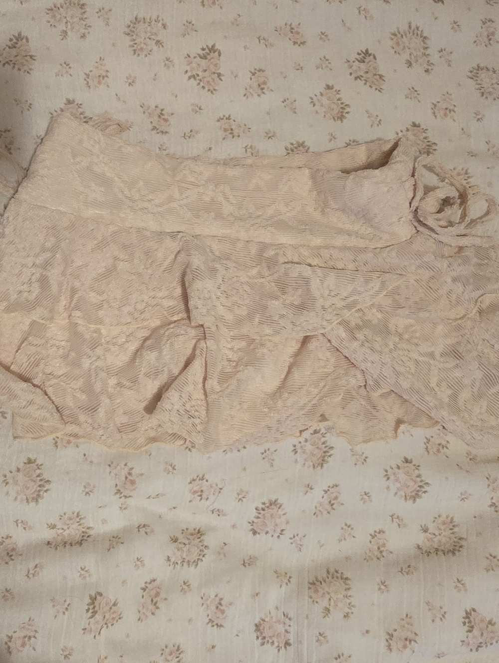 SHEIN Cream Lace Bodysuit